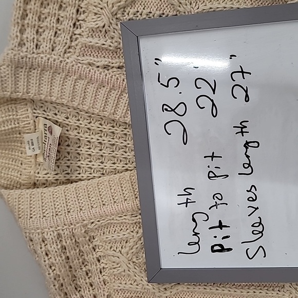 Gaeltarra Hand loomed  Aran 100% wool cable knit  cardigan sweater - Picture 12 of 12